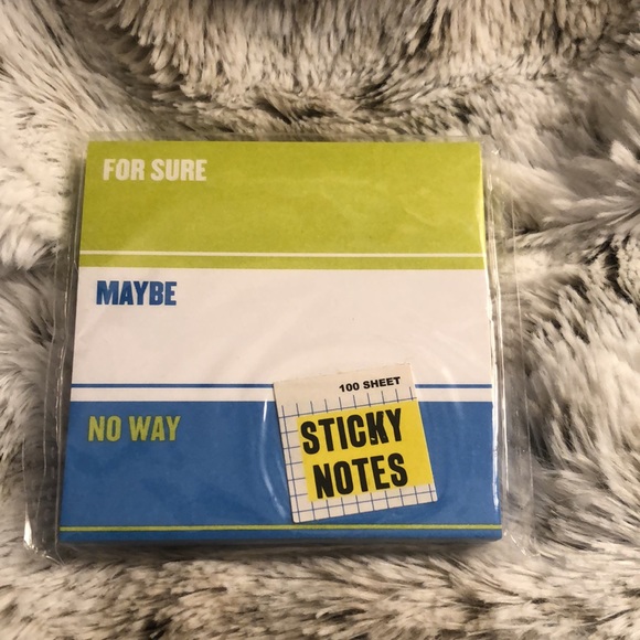 Assorted Bundle of sticky notes & tabs - Picture 11 of 13